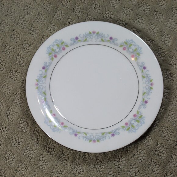 Crown Ming Fine China  Jian Shiang 1112 Windsor Pattern 7.5" Salad Plate - Picture 1 of 3